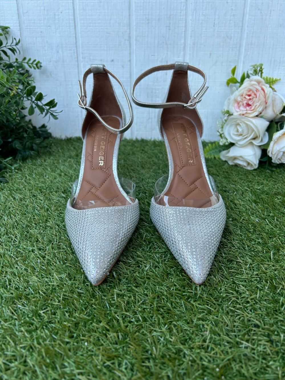 KURT GEIGER LONDON White
Brixton Lock Charm Pump Silver 3” 
Women's Size 8 new
